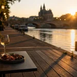 Sortir a Metz : quais de la Moselle au golden hour, verre et grignotage