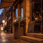 Restaurant l'eveil Metz : façade en pierre, entrée et ardoise du jour