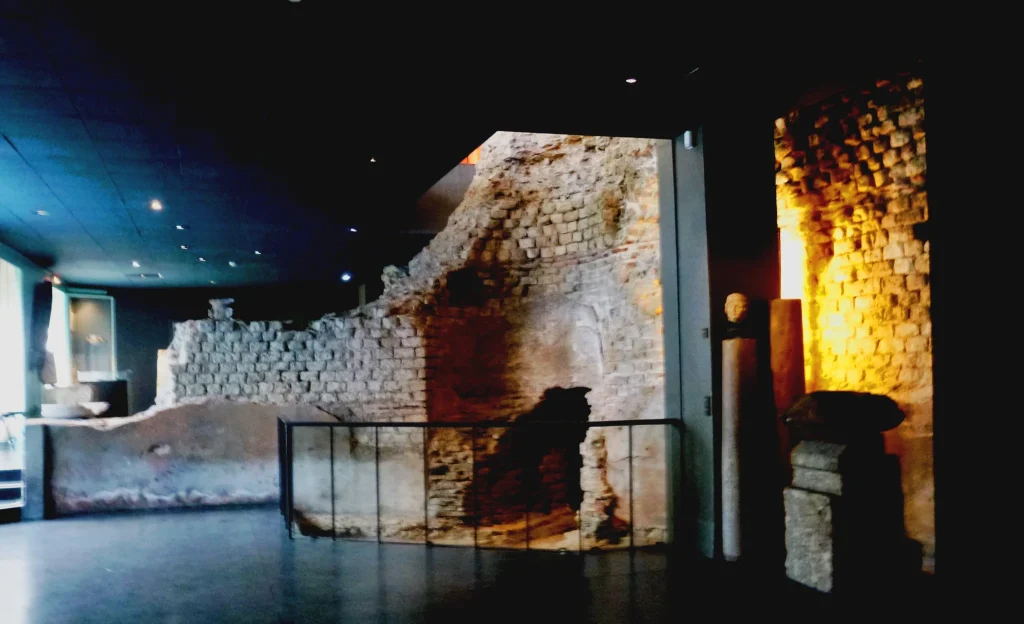 Thermes gallo-romains conservés dans le Musée de La Cour d’Or