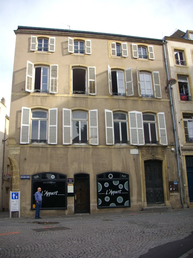 Façade de la maison natale de Paul Verlaine, rue Haute-Pierre à Metz
