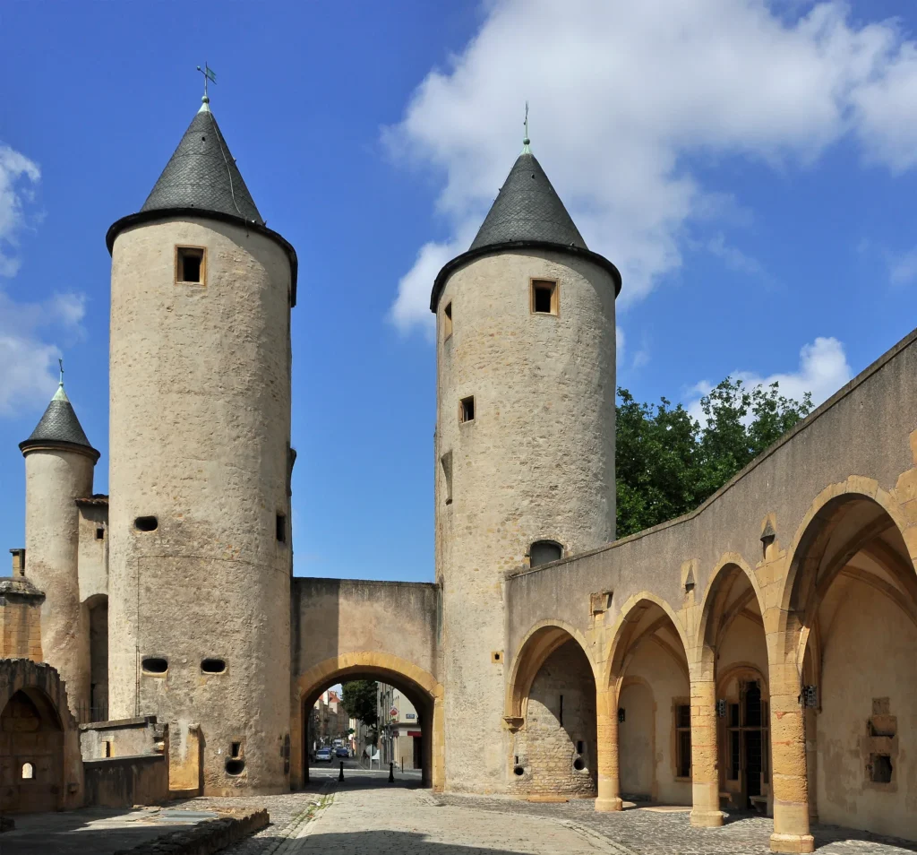 Tours et pont de la porte des Allemands